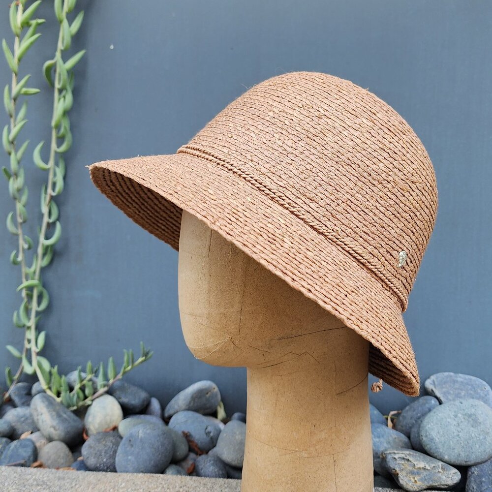 NWT Helen Kaminski Valence 6 Raffia Cloche Hat 👒🌿(#800)